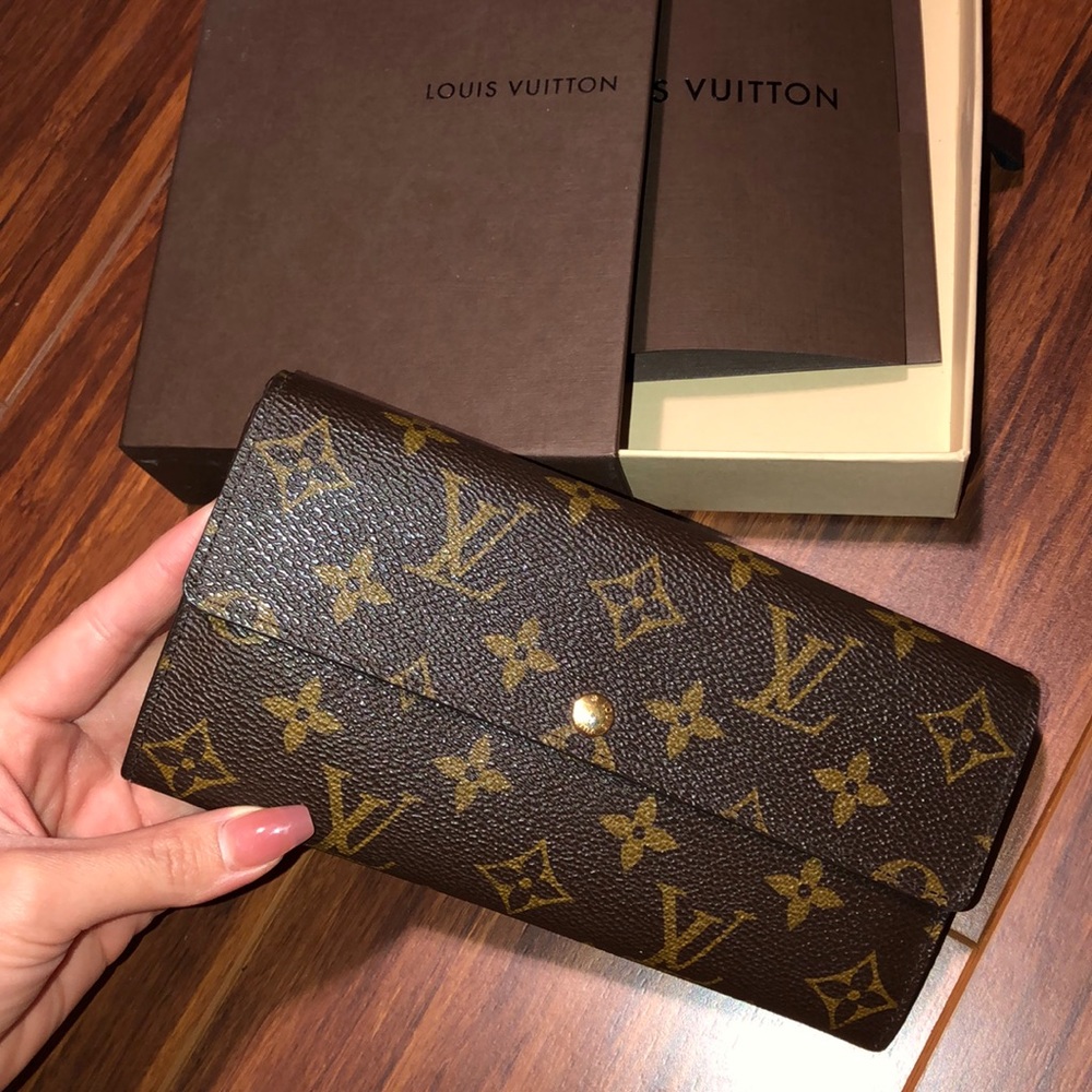 Louis Vuitton Sarah Wallet